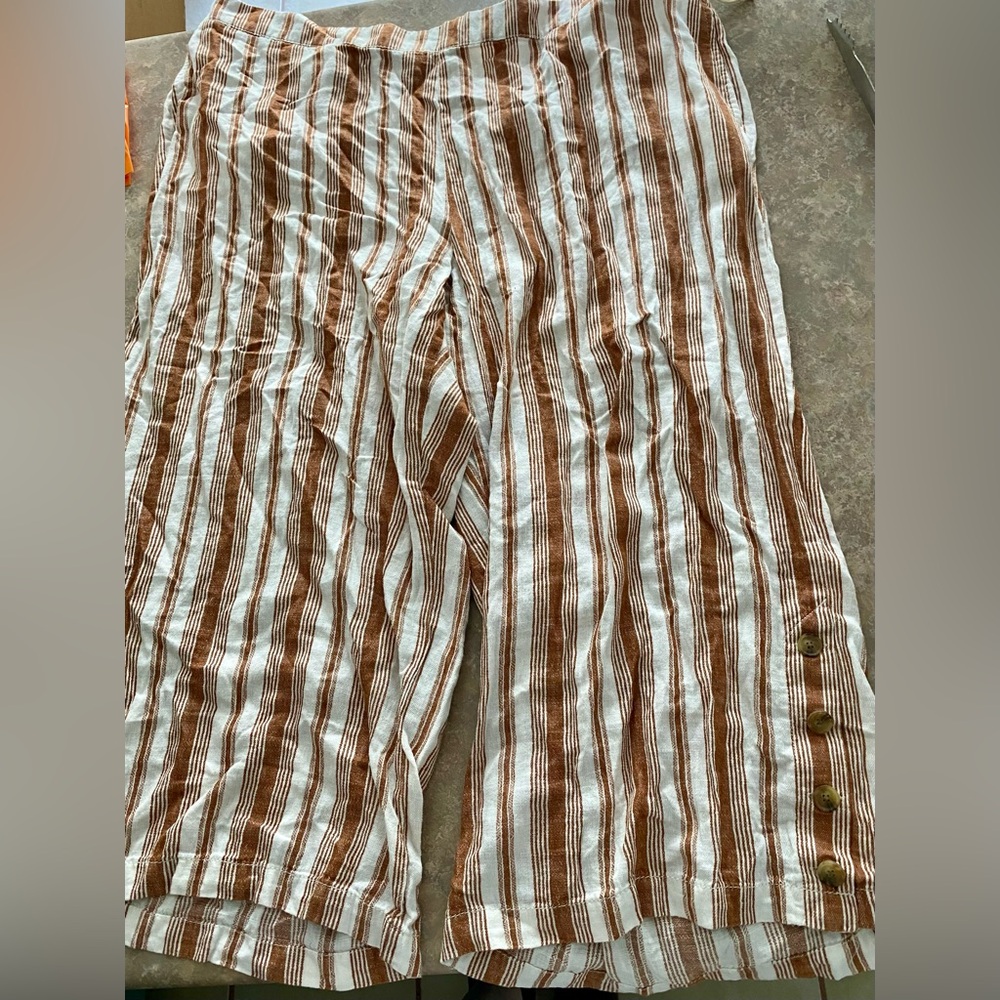ANA Linen Capris